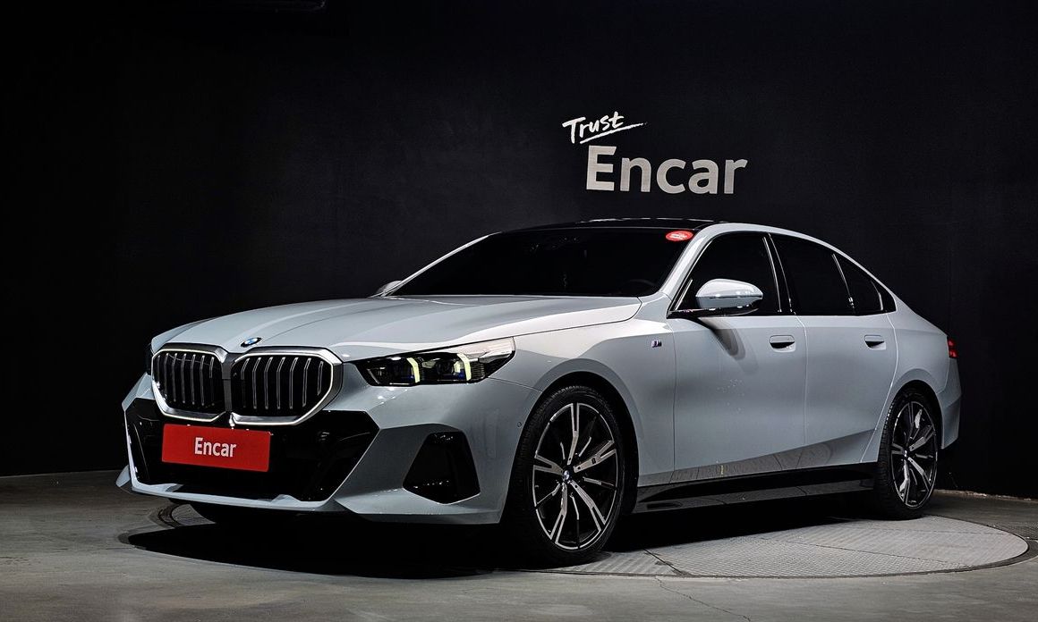 BMW 5-Series 2024