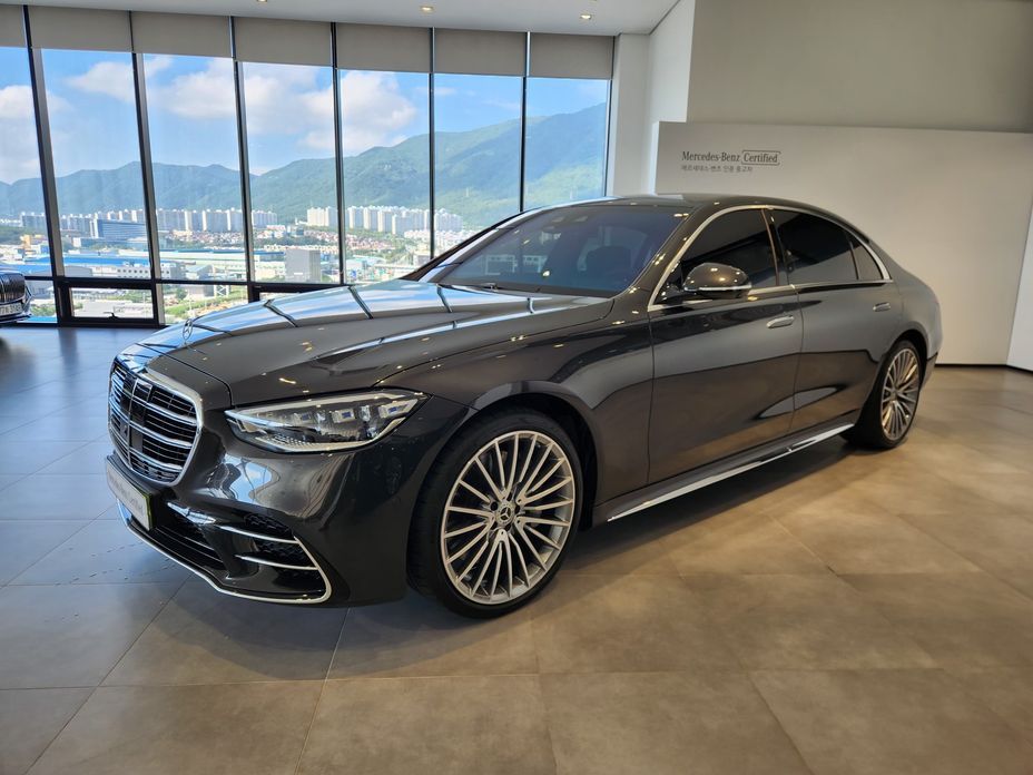 Mercedes-Benz S-Class 2025