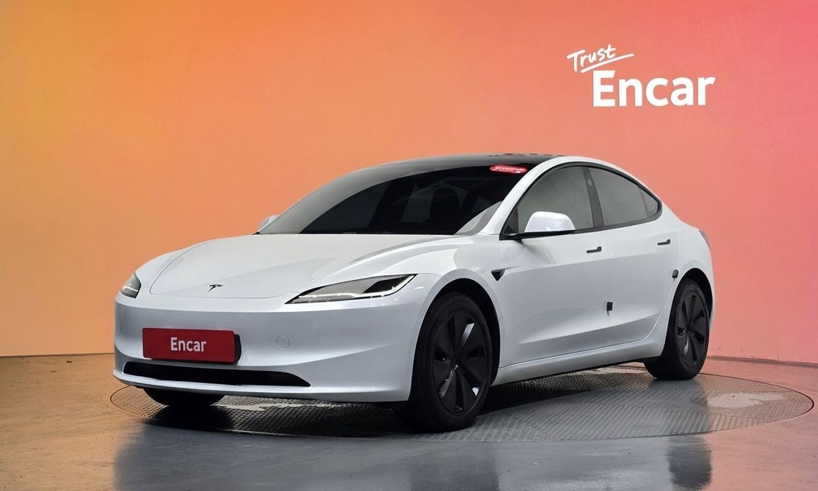 Tesla Model 3 2024