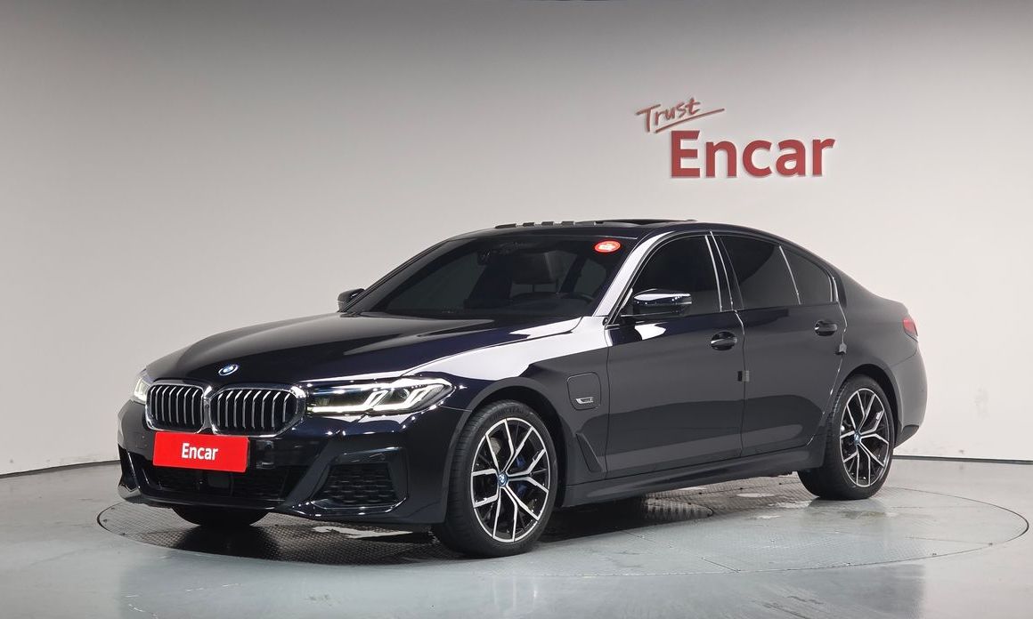 BMW 5-Series 2023