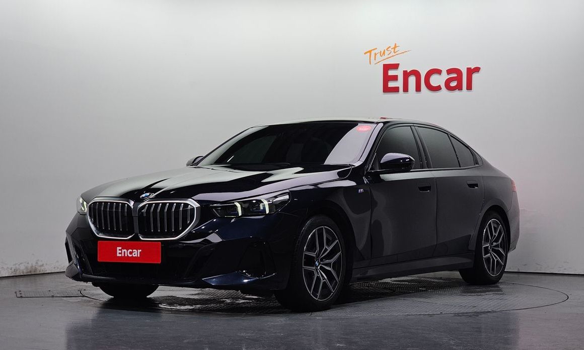 BMW 5-Series 2024