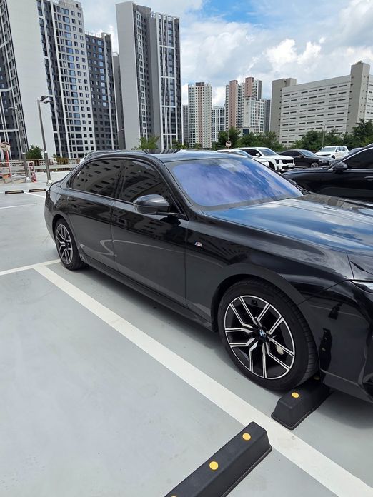 BMW 7-Series 2025