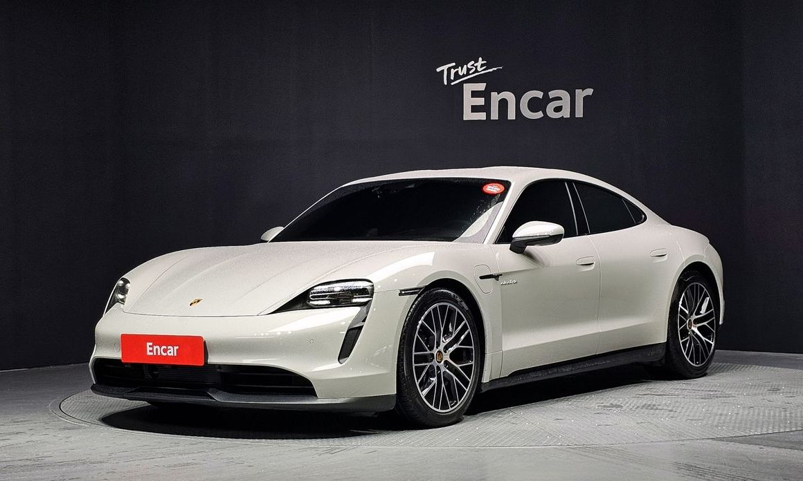Porsche Taycan 2023