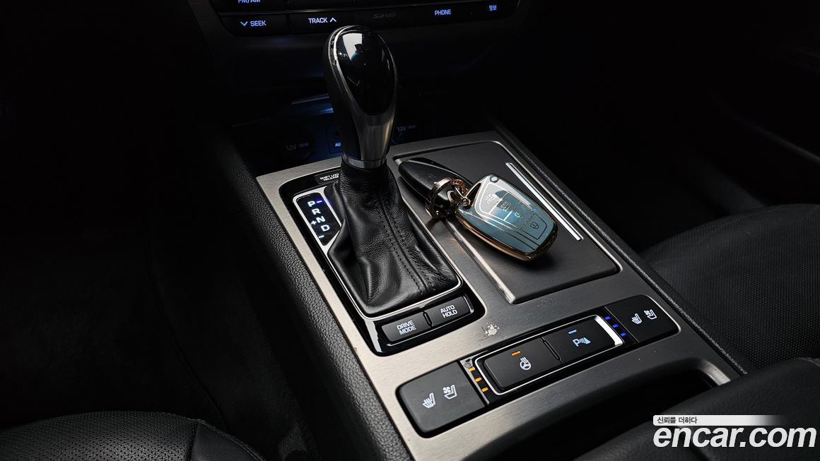 Hyundai Genesis 2016