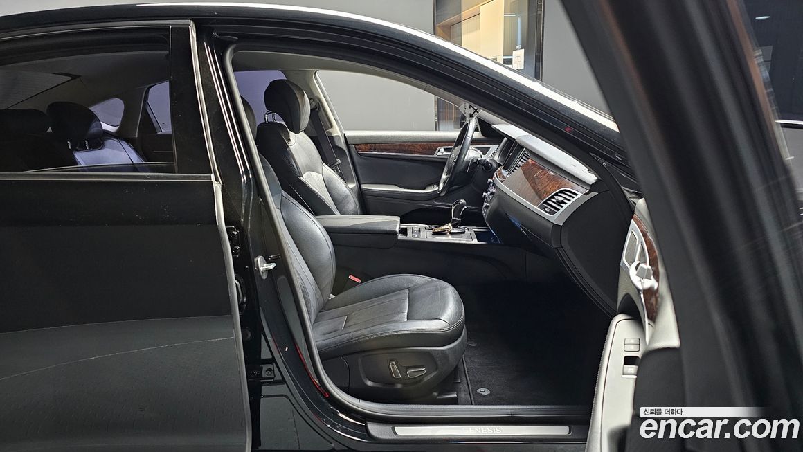 Hyundai Genesis 2016