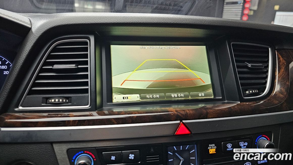 Hyundai Genesis 2016