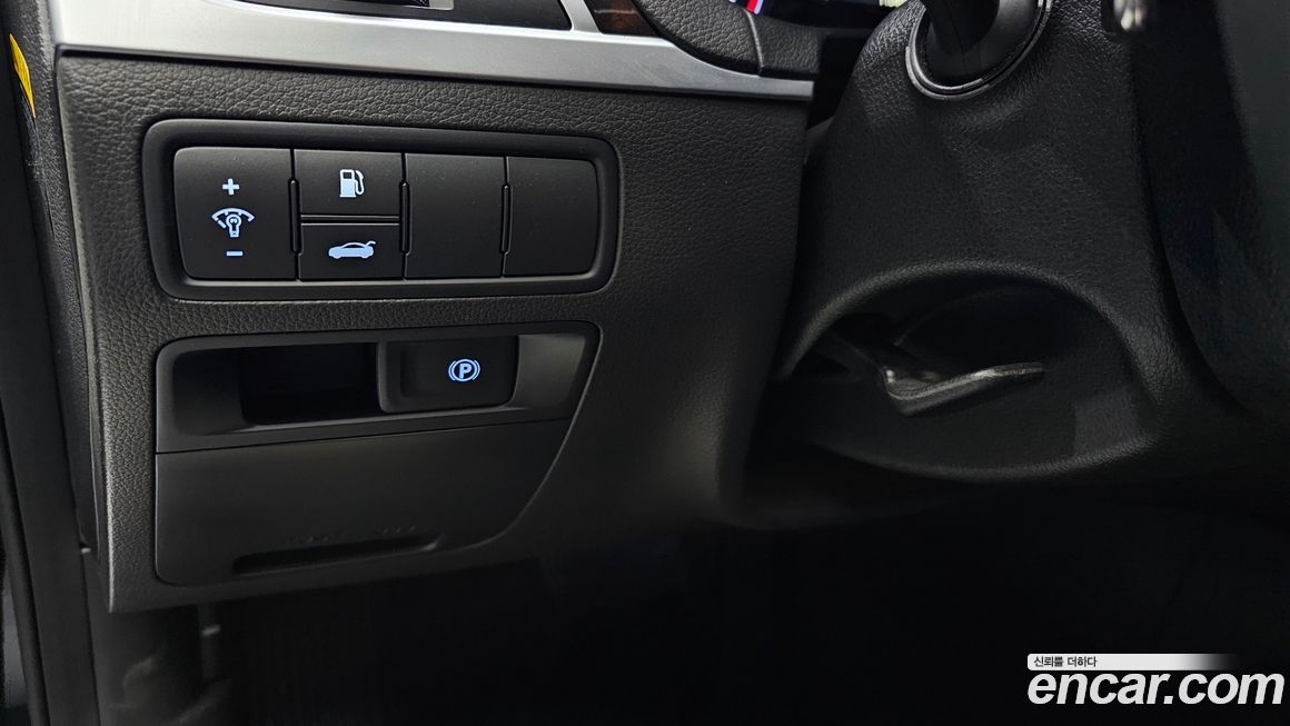 Hyundai Genesis 2016