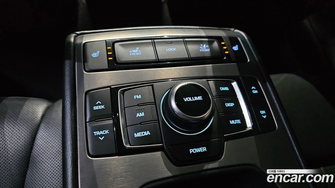 Hyundai Genesis 2016