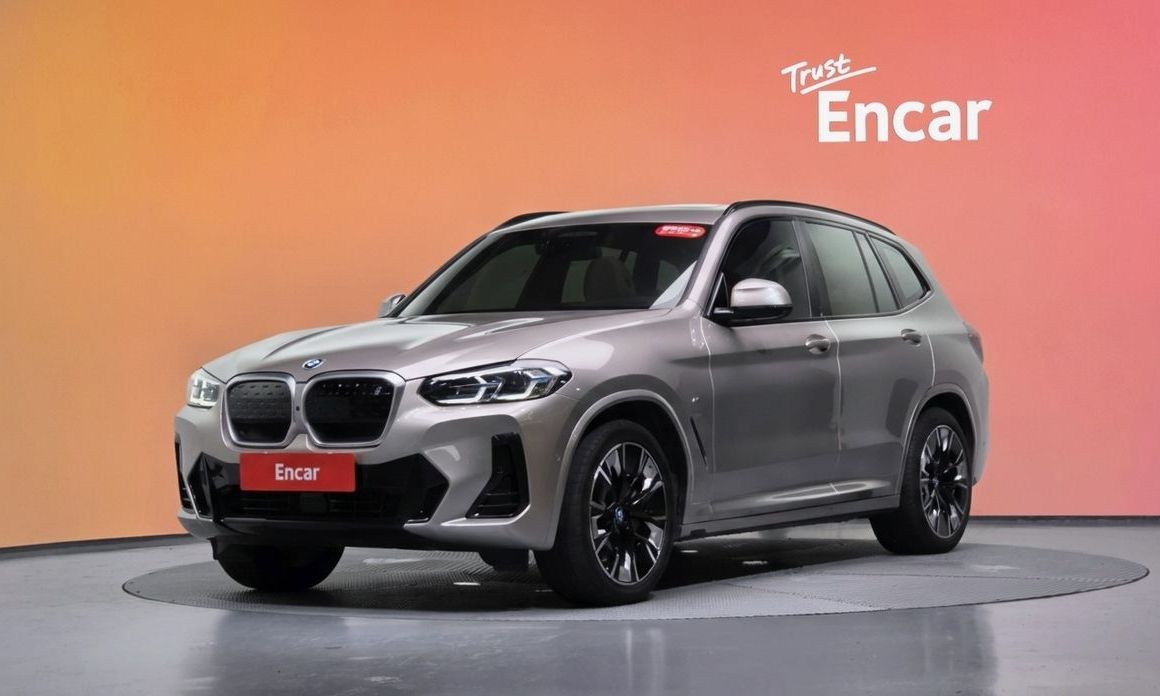 BMW iX3 2024