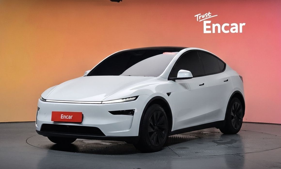 Tesla Model Y 2025