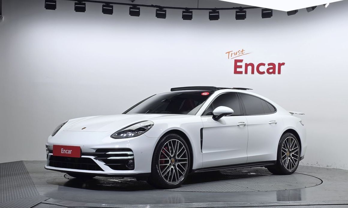 Porsche Panamera 2021