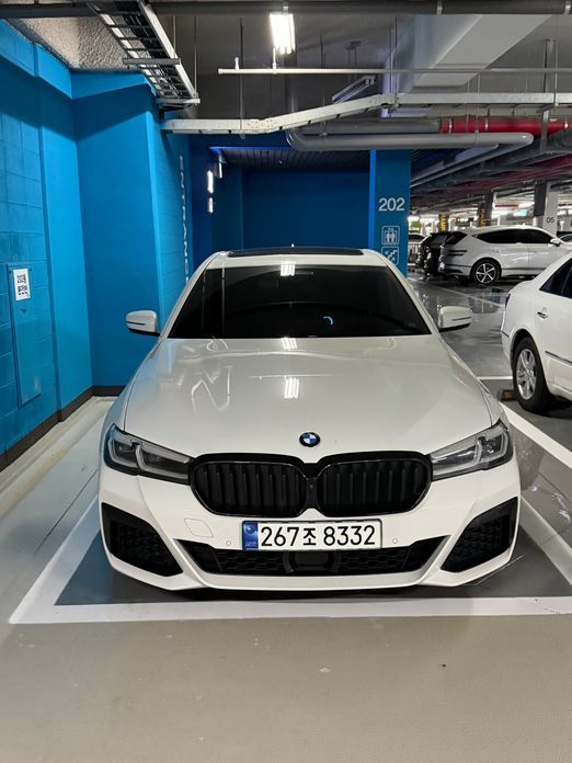 BMW 5-Series 2023
