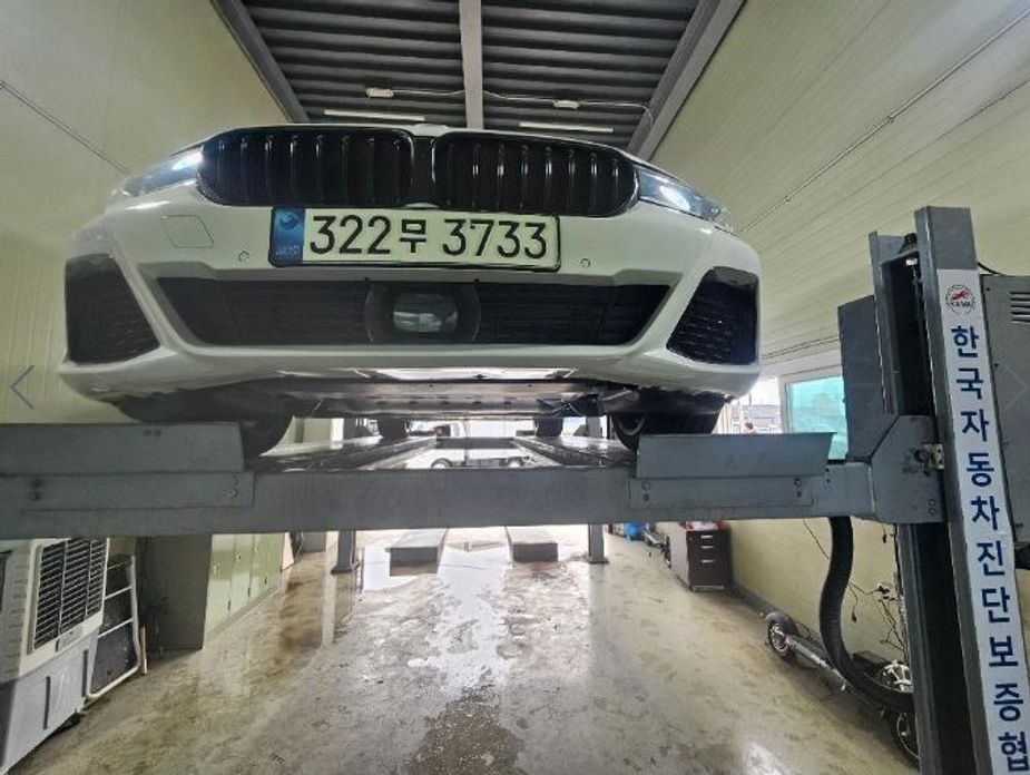 BMW 5-Series 2023