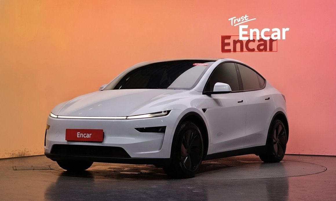 Tesla Model Y 2025