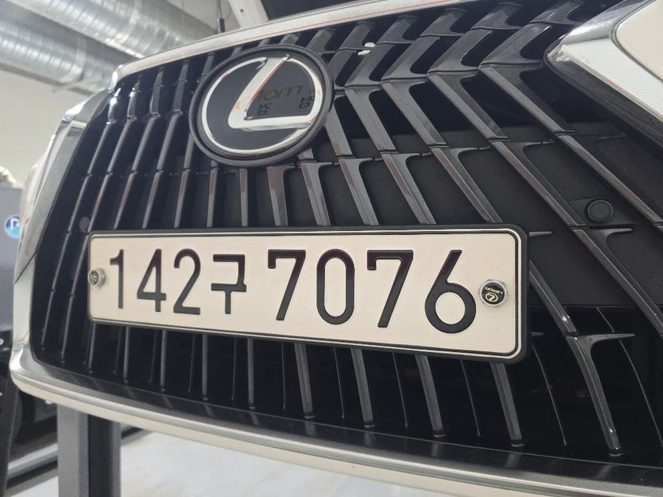 Lexus ES 2023