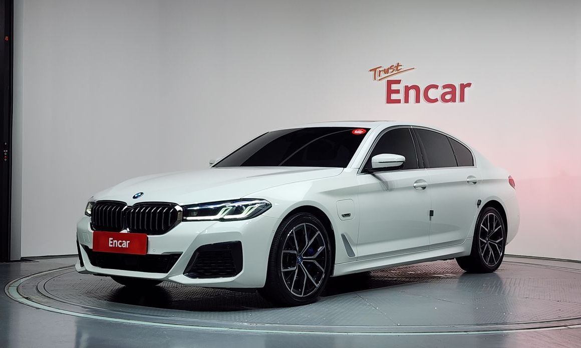 BMW 5-Series 2023