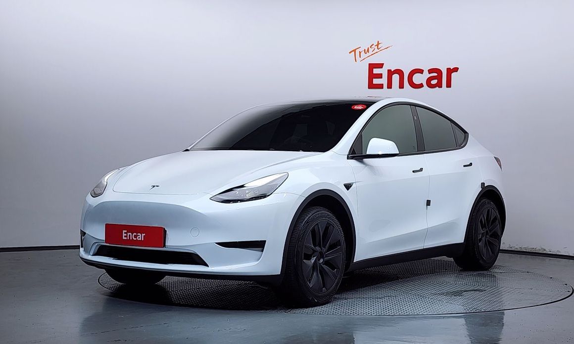 Tesla Model Y 2024