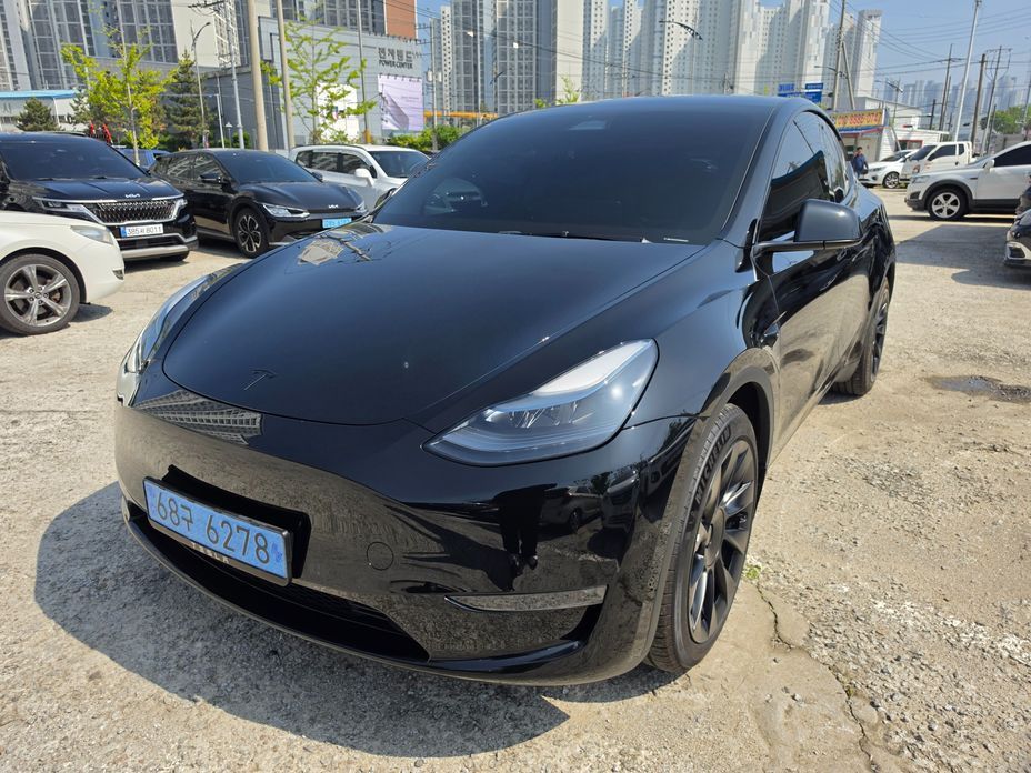 Tesla Model Y 2024