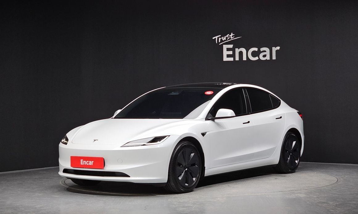 Tesla Model 3 2024