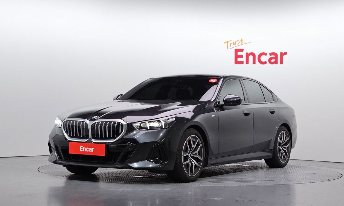 BMW 5-Series 2024