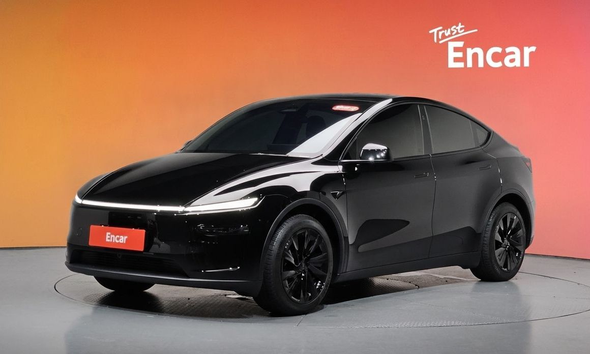 Tesla Model Y 2025