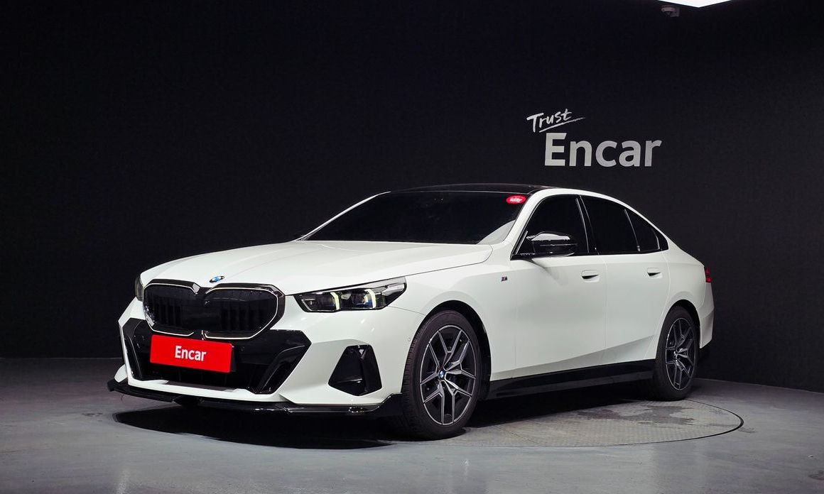 BMW 5-Series 2025