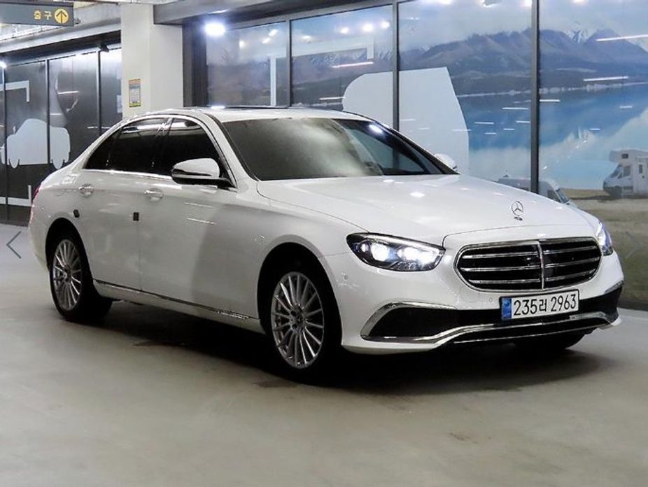 Mercedes-Benz E-Class 2023