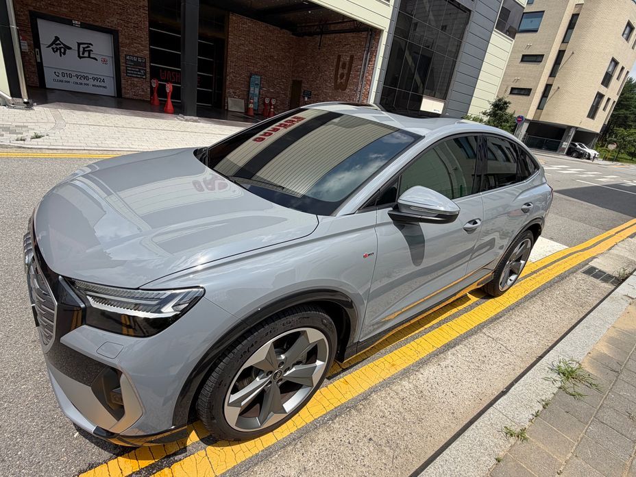 Audi Q4 e-tron 2025