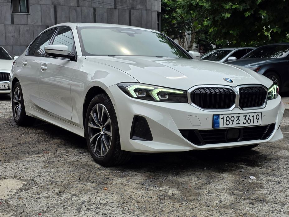 BMW 3-Series 2023