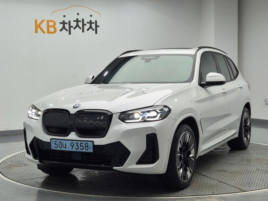 BMW iX3 2024