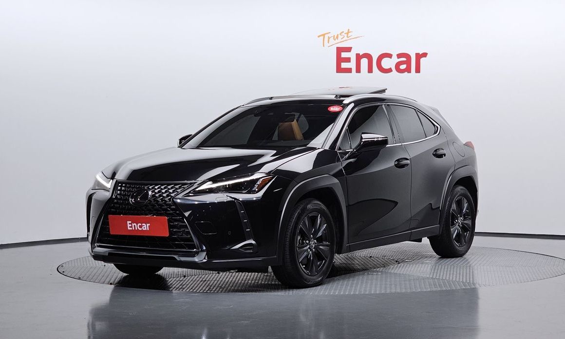 Lexus UX 2024