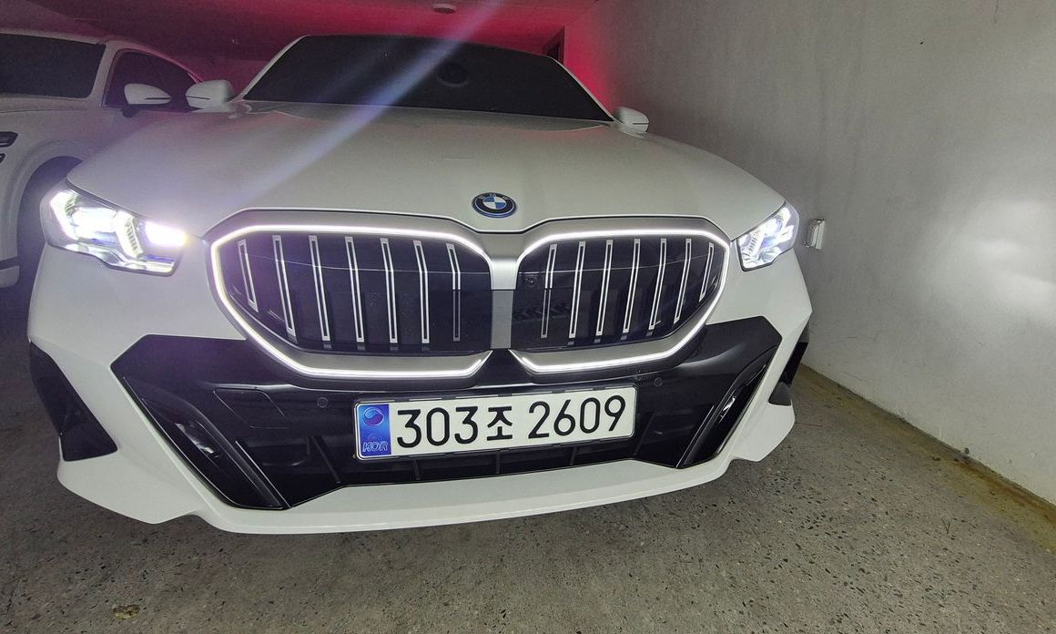 BMW 5-Series 2025