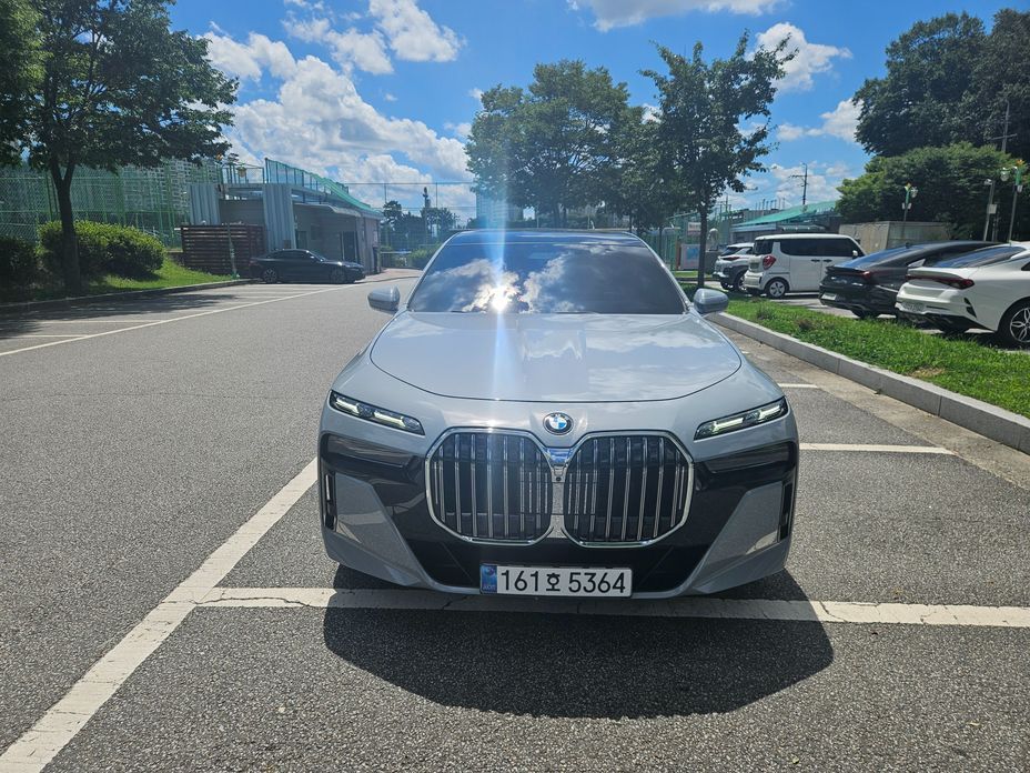 BMW 7-Series 2023