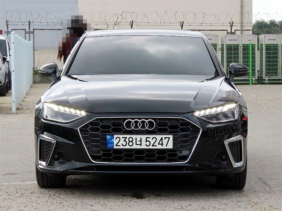 Audi A4 2023
