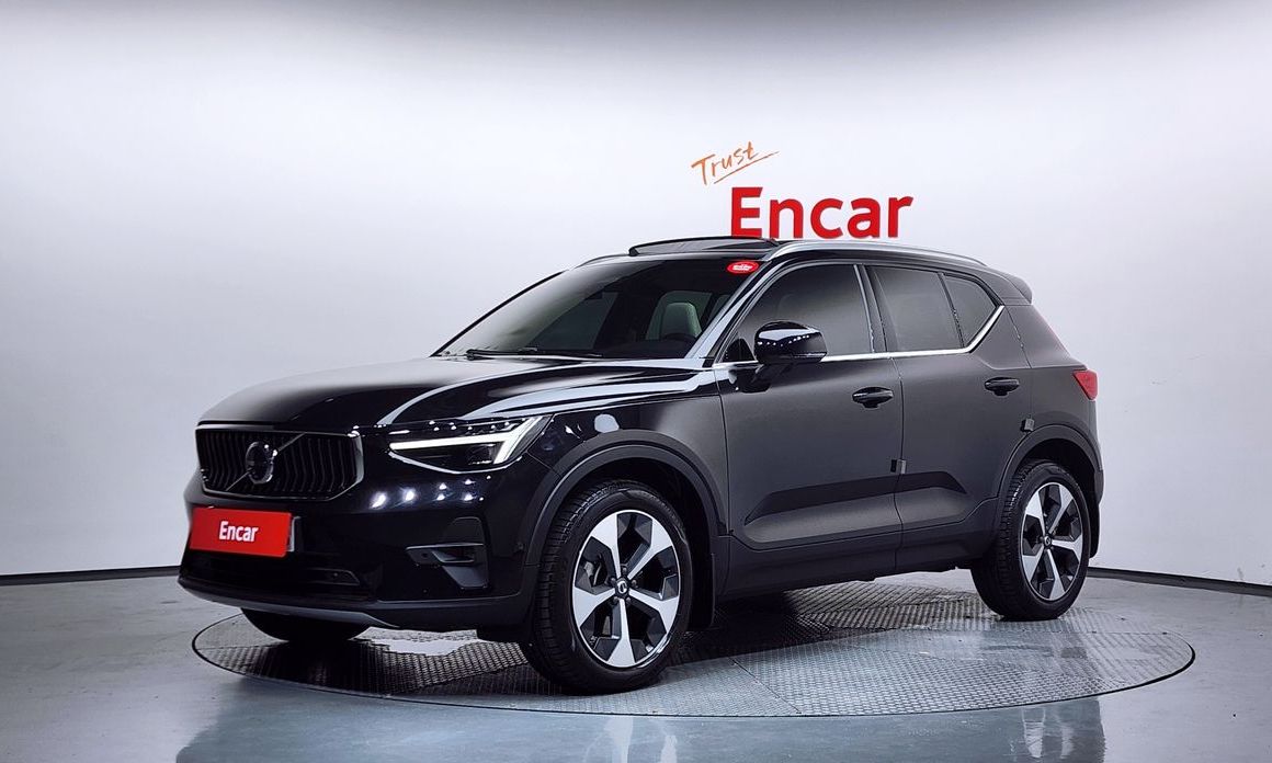 Volvo XC40 2025