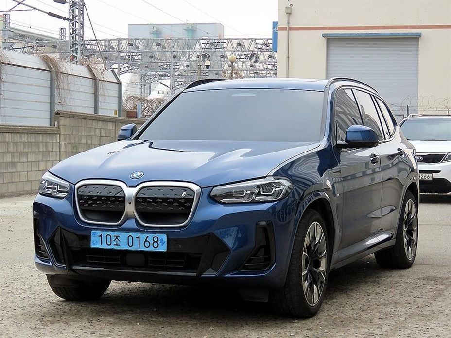 BMW iX3 2022