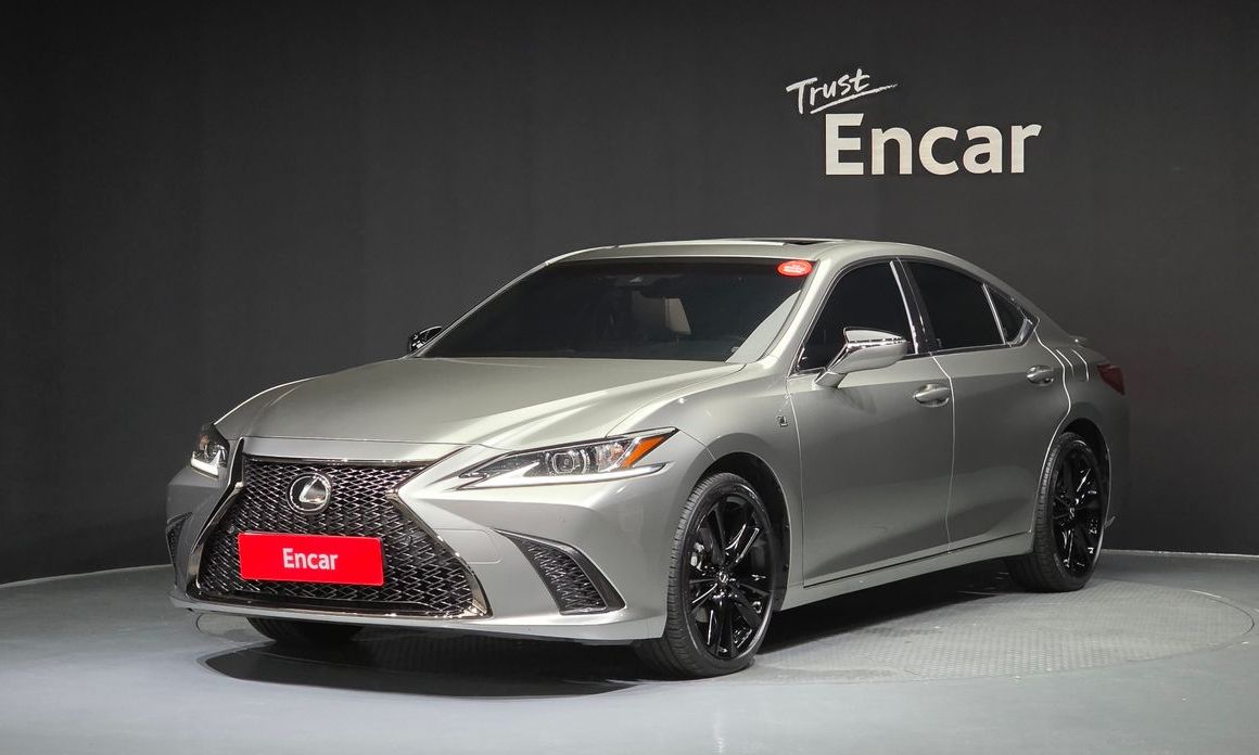 Lexus ES 2024
