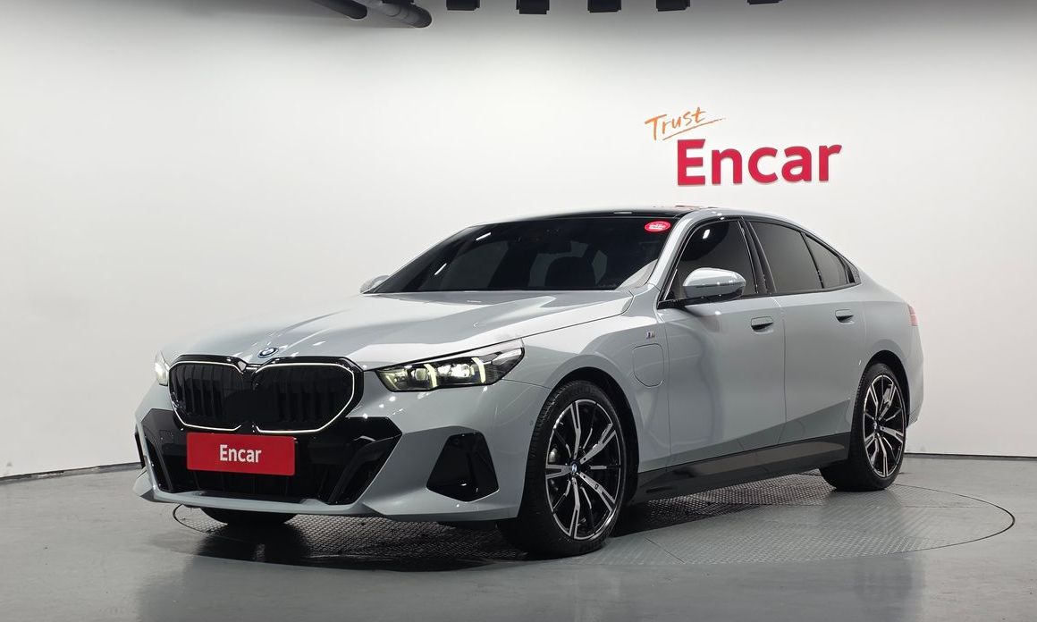 BMW 5-Series 2025