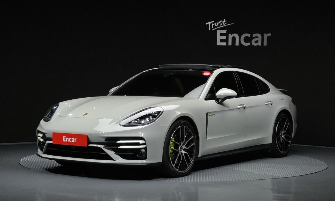Porsche Panamera 2023