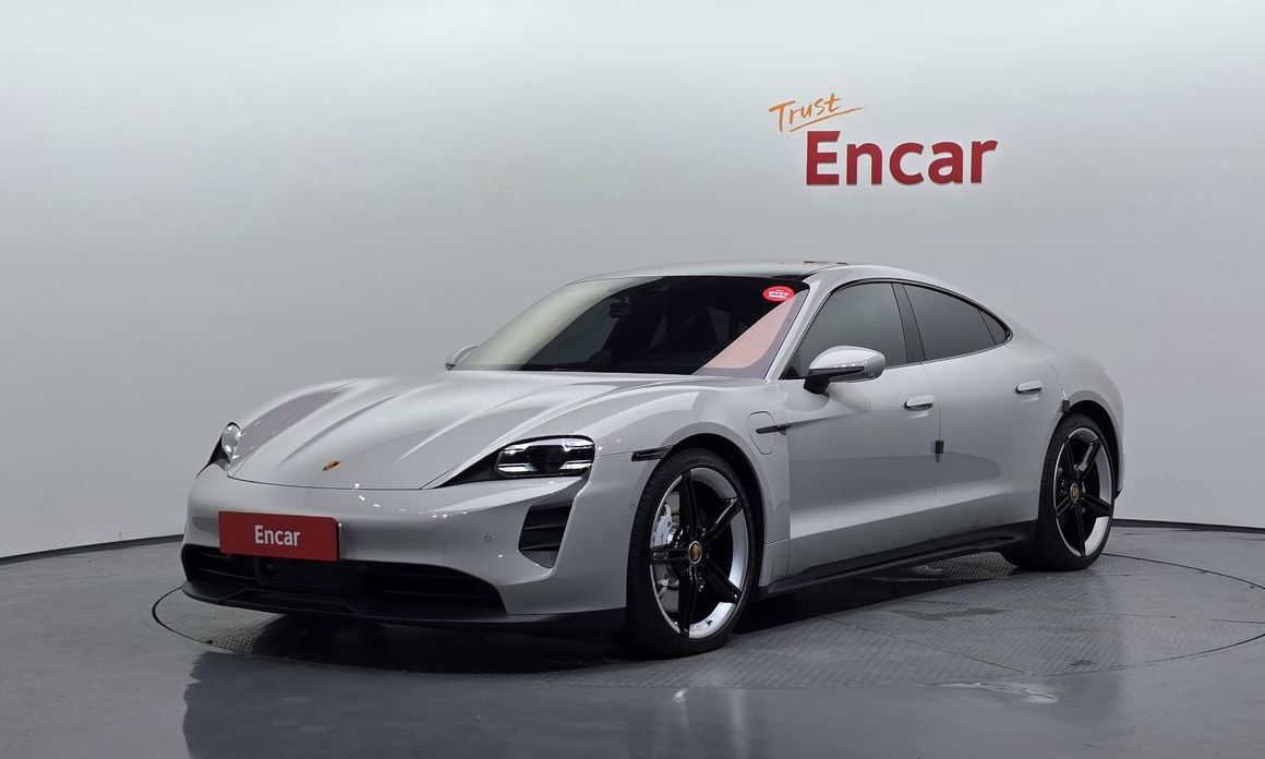 Porsche Taycan 2022