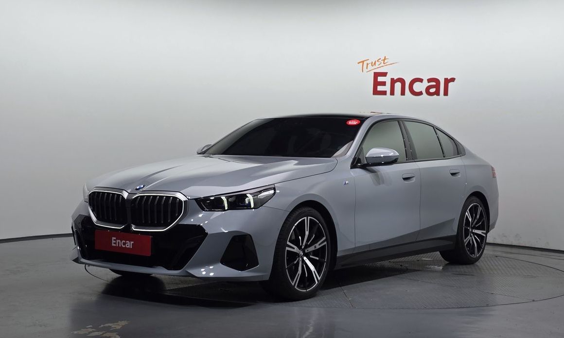 BMW 5-Series 2024