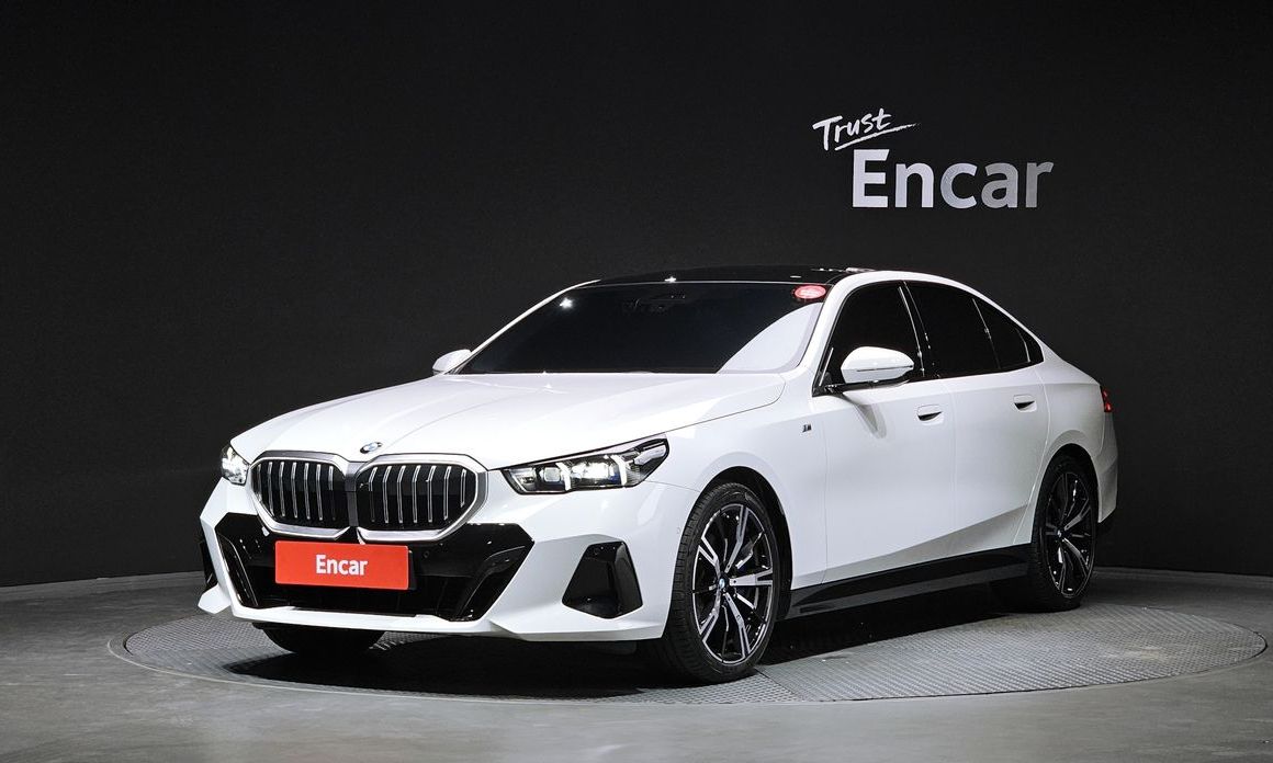 BMW 5-Series 2025