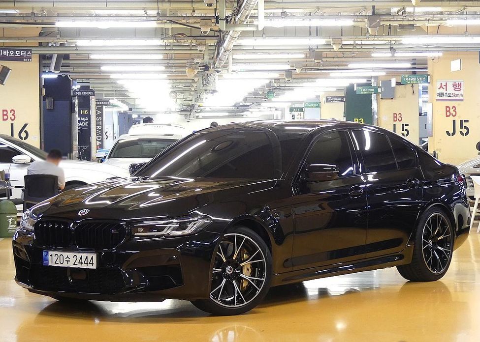 BMW M5 2023