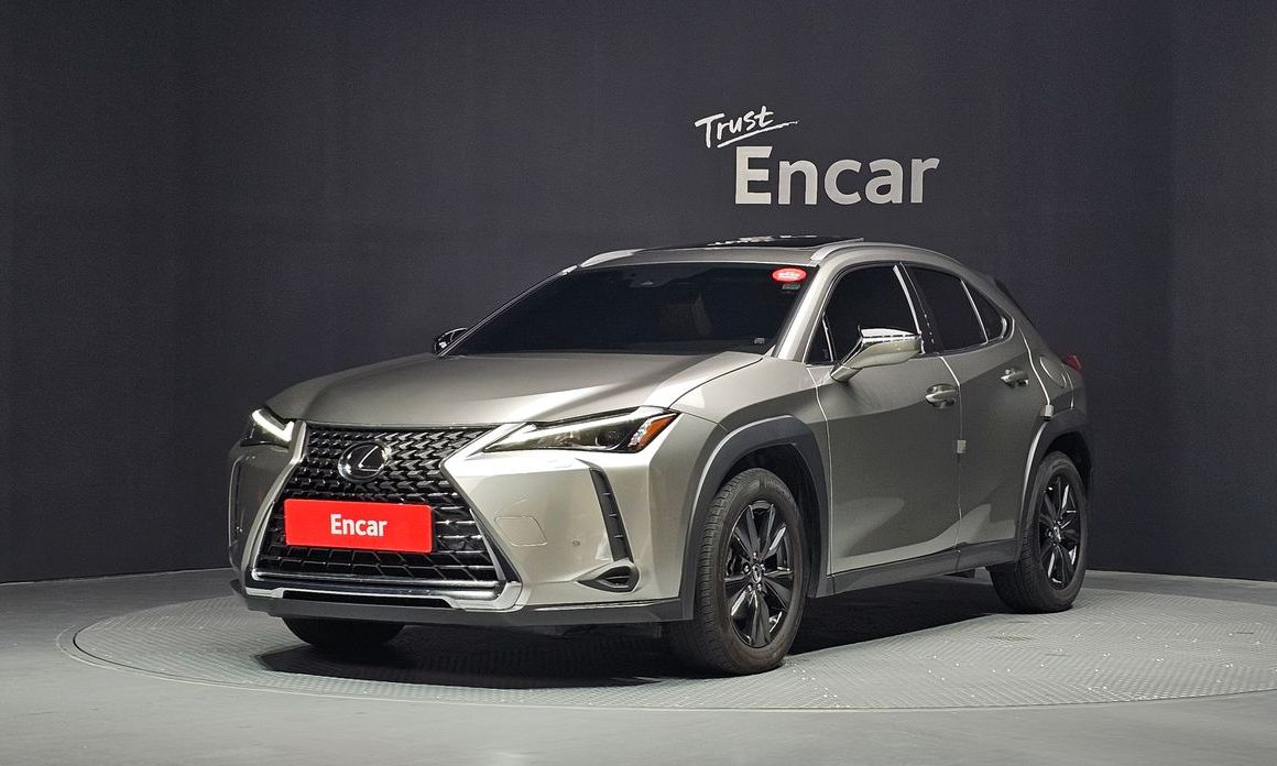 Lexus UX 2023