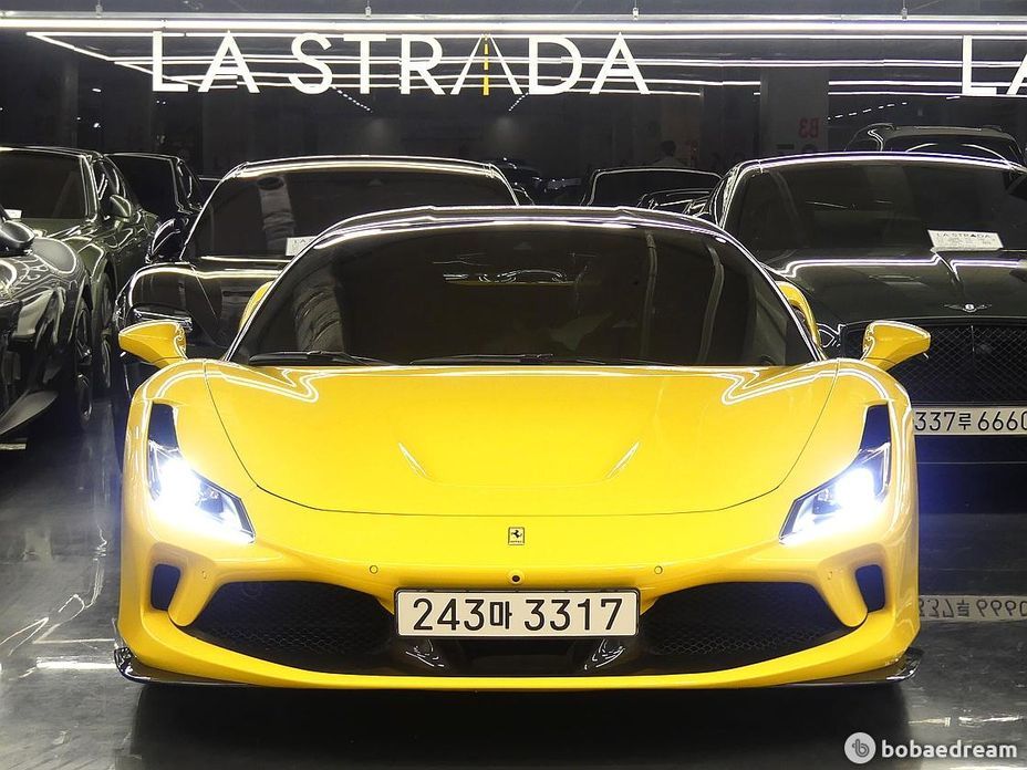 Ferrari F8 2020