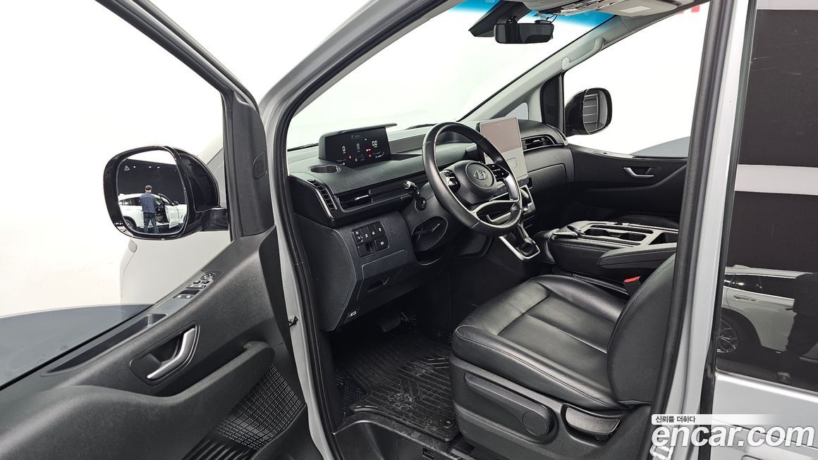 Hyundai Staria 2023