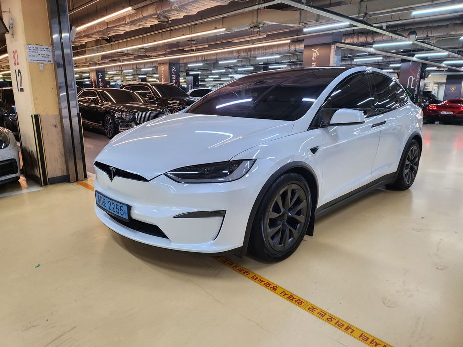 Tesla Model X 2024