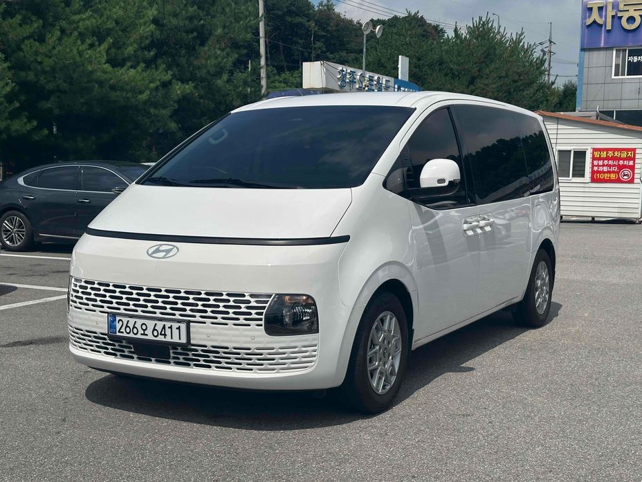 Hyundai Staria 2025