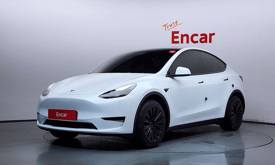 Tesla Model Y 2024