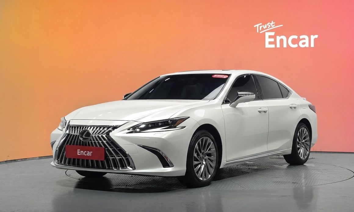 Lexus ES 2026